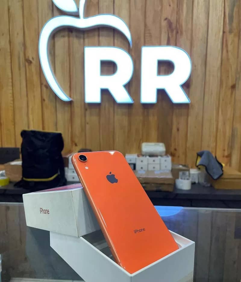 Apple iPhone XR 7