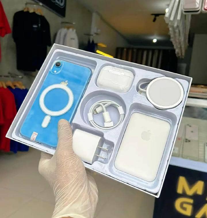 Apple iPhone XR 8