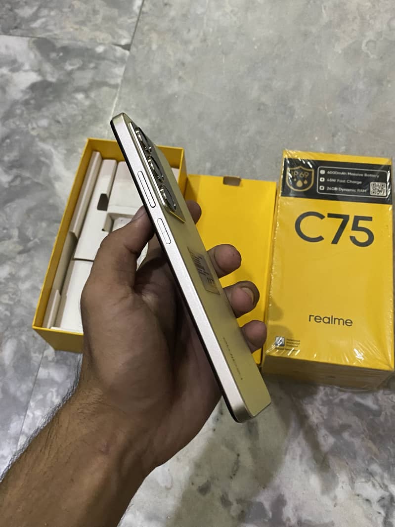 Realme C75 5