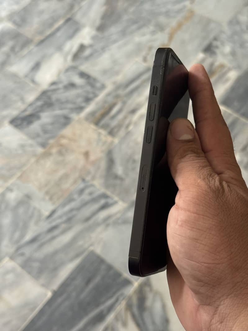 Apple iPhone 14 Pro 2