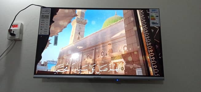 skywood  Qled 32 inches android