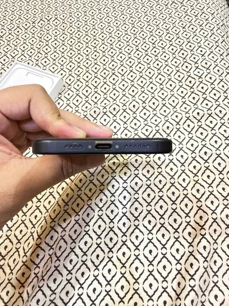 Apple iPhone 15 plus 2
