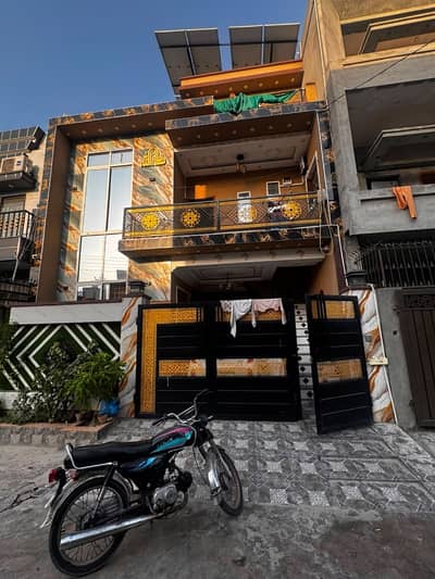 5 Marla Beautiful Used House For Sale | Near Gate No. 4 & Joyland | Prime Location