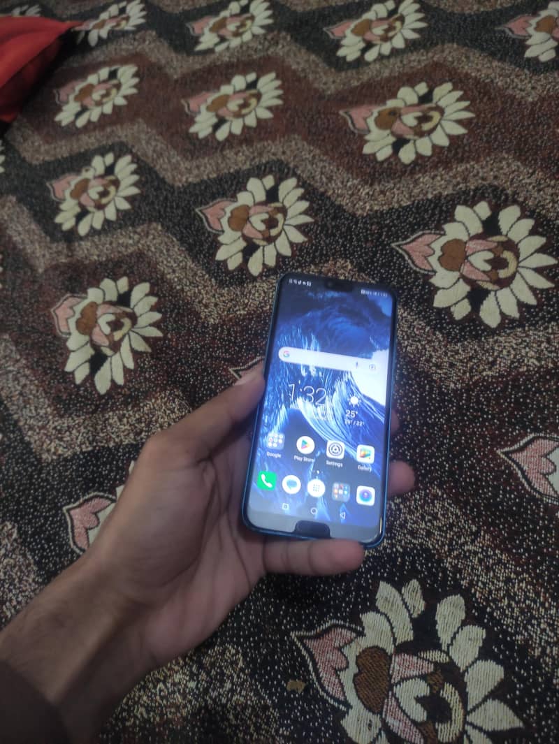 Honor 10 8