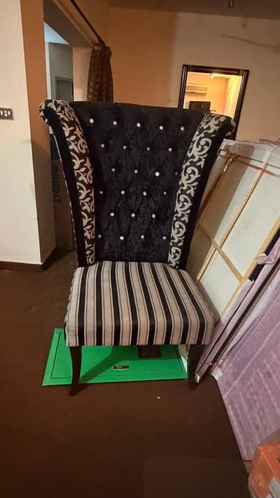 2 chairs 1 stool