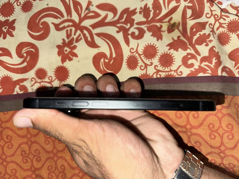 Apple iPhone 15 2