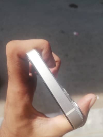 Apple iPhone 14