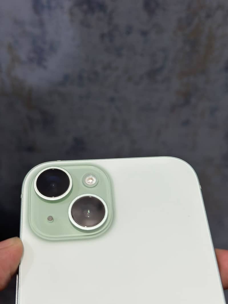 Apple iPhone 15 5