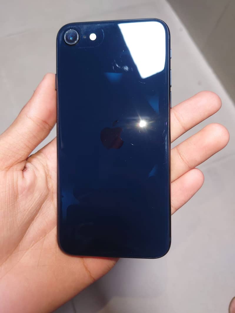 Apple iPhone SE 3rd gen 1