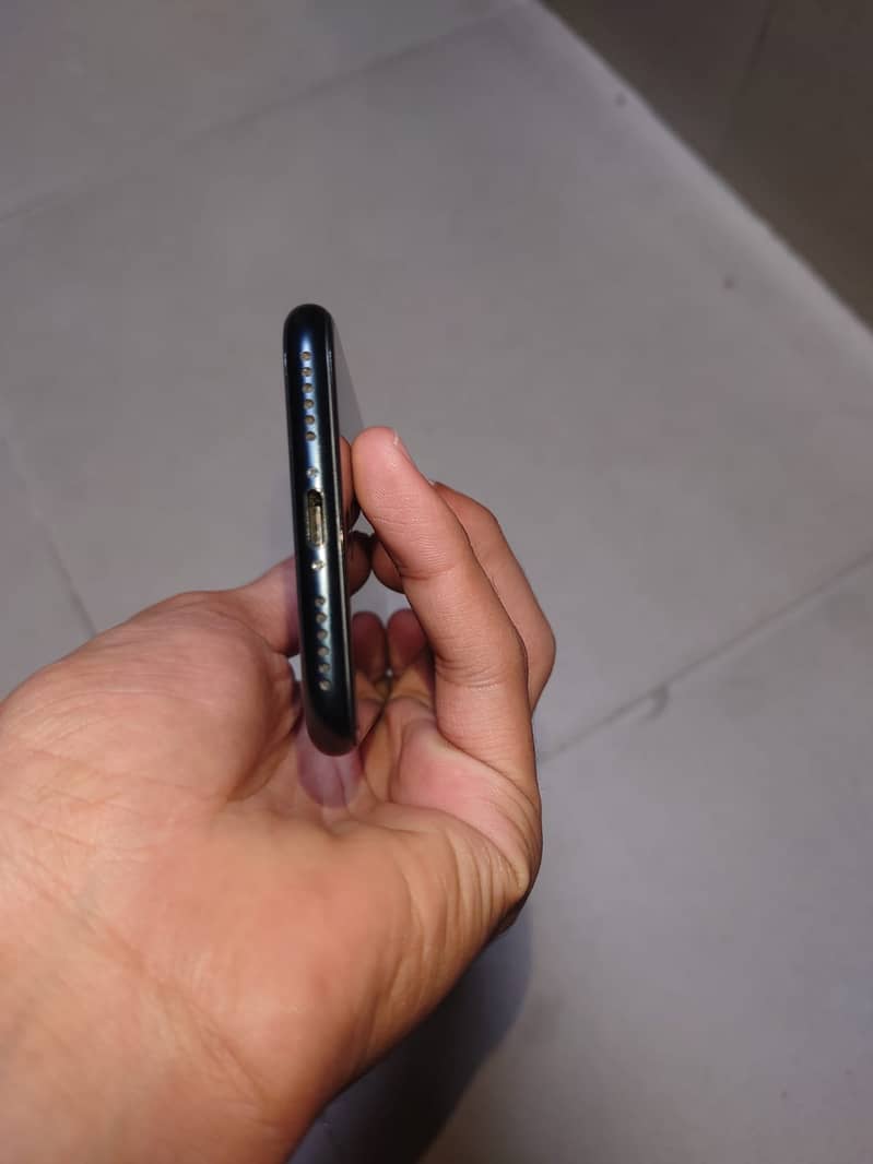 Apple iPhone SE 3rd gen 4