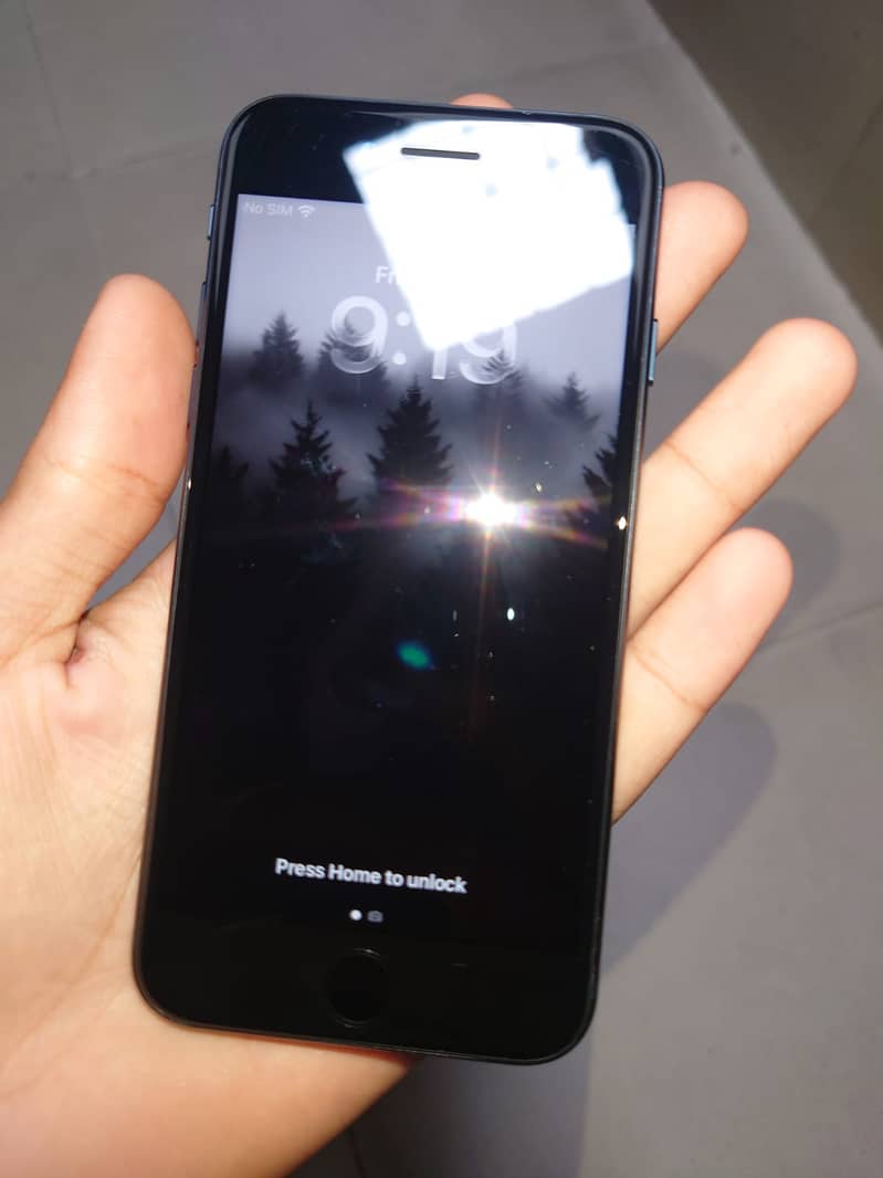 Apple iPhone SE 3rd gen 6