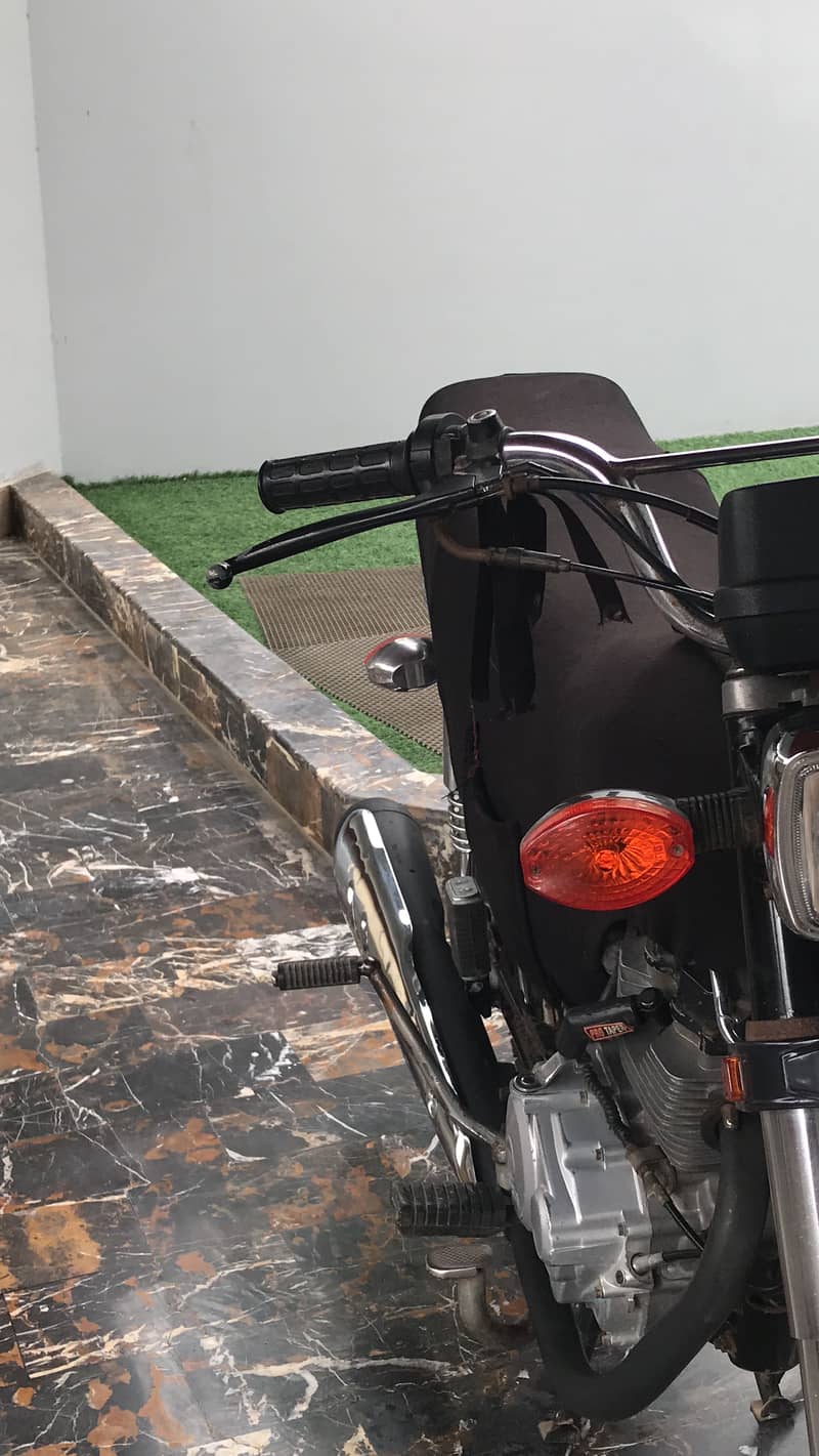UD 125 clean condition 2