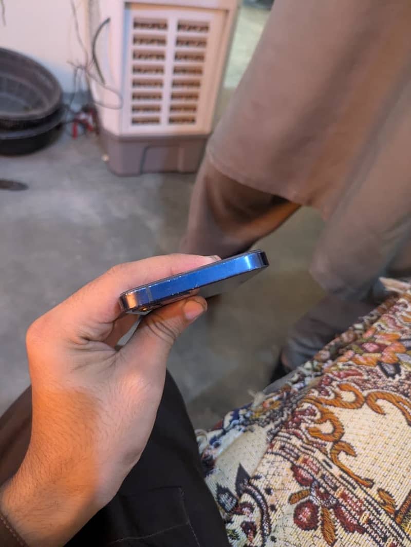 Apple iPhone 12 5