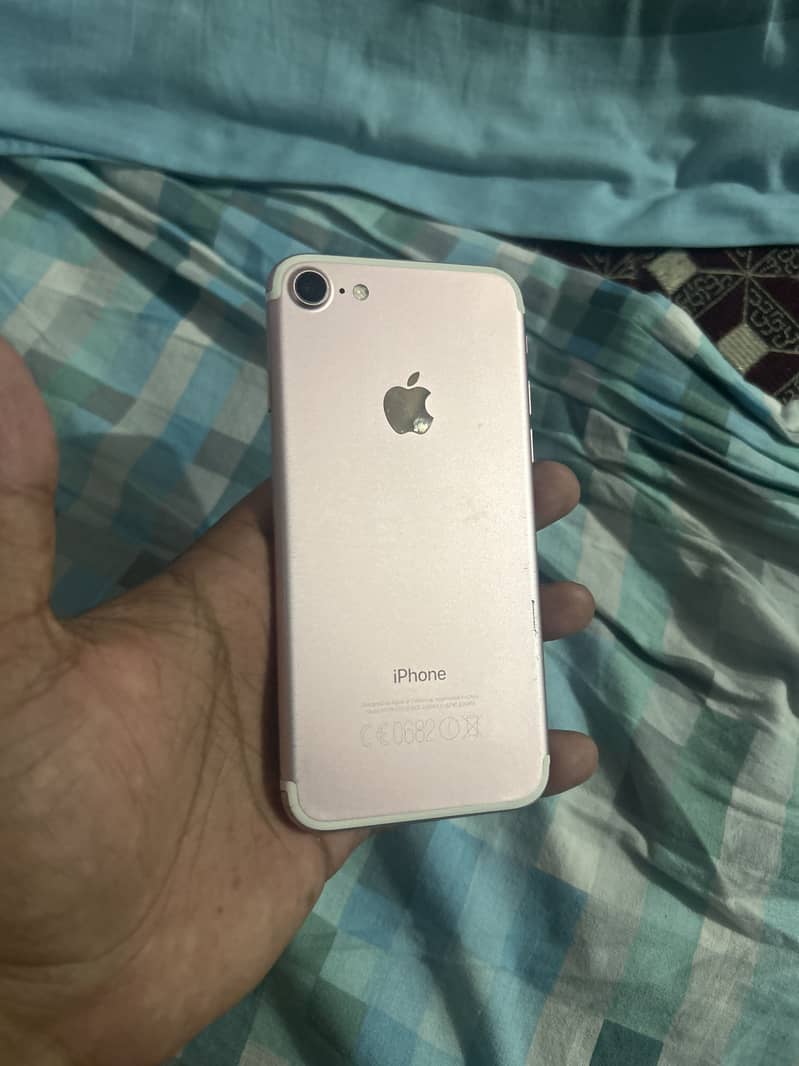Apple iPhone 7 1