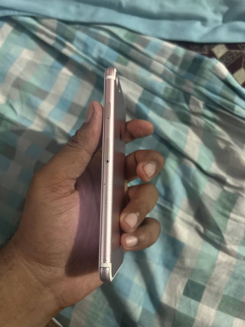 Apple iPhone 7 3