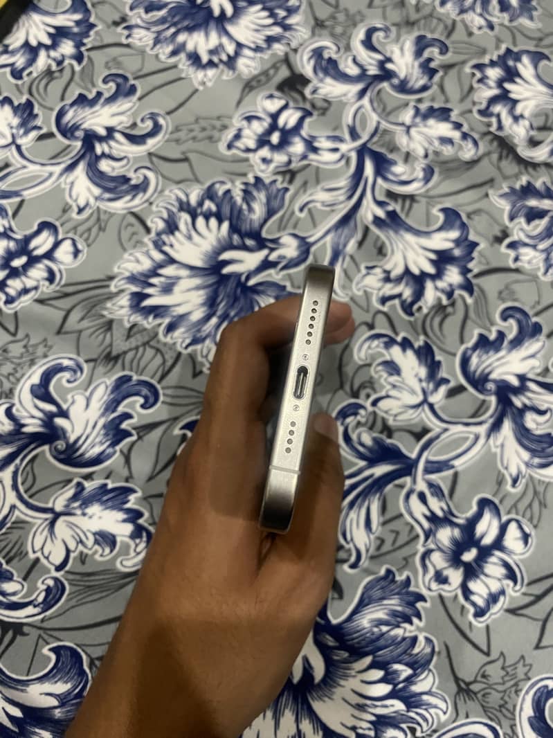 Apple iPhone 15 Pro Max 3
