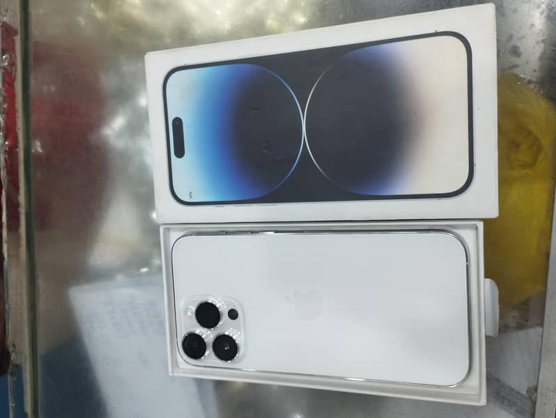 Apple iPhone 14 Pro Max 0