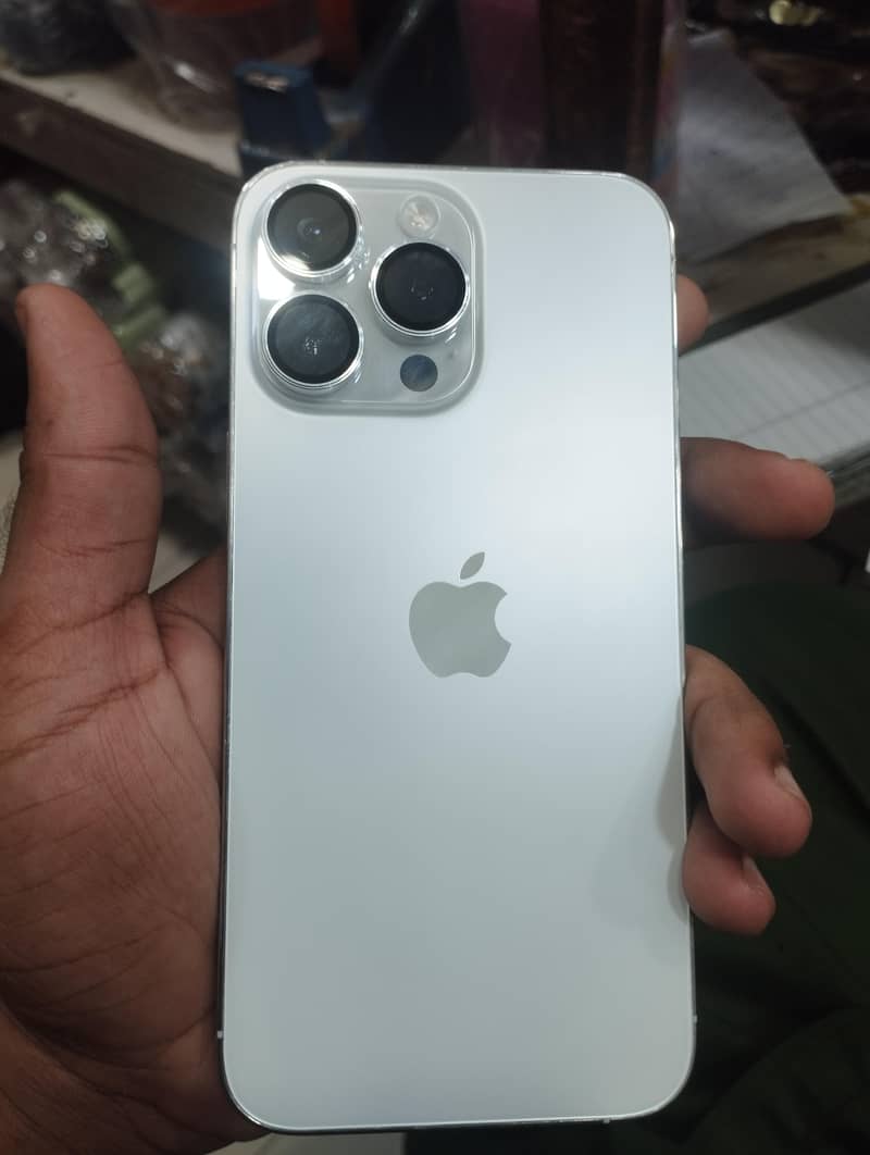 Apple iPhone 14 Pro Max 1