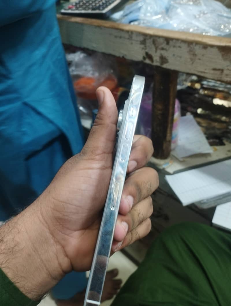 Apple iPhone 14 Pro Max 4