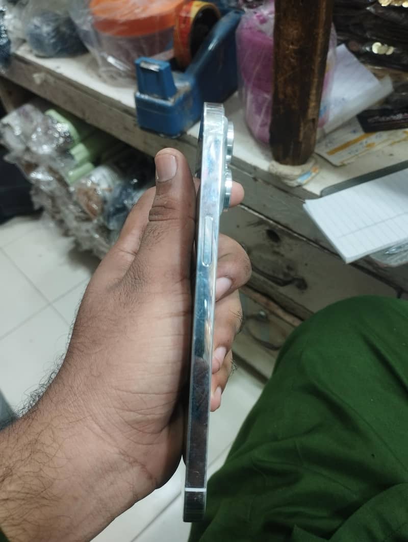 Apple iPhone 14 Pro Max 8