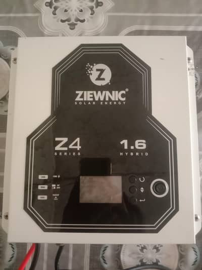 ZIEWNIC Z-4 MPPT+INVERTER