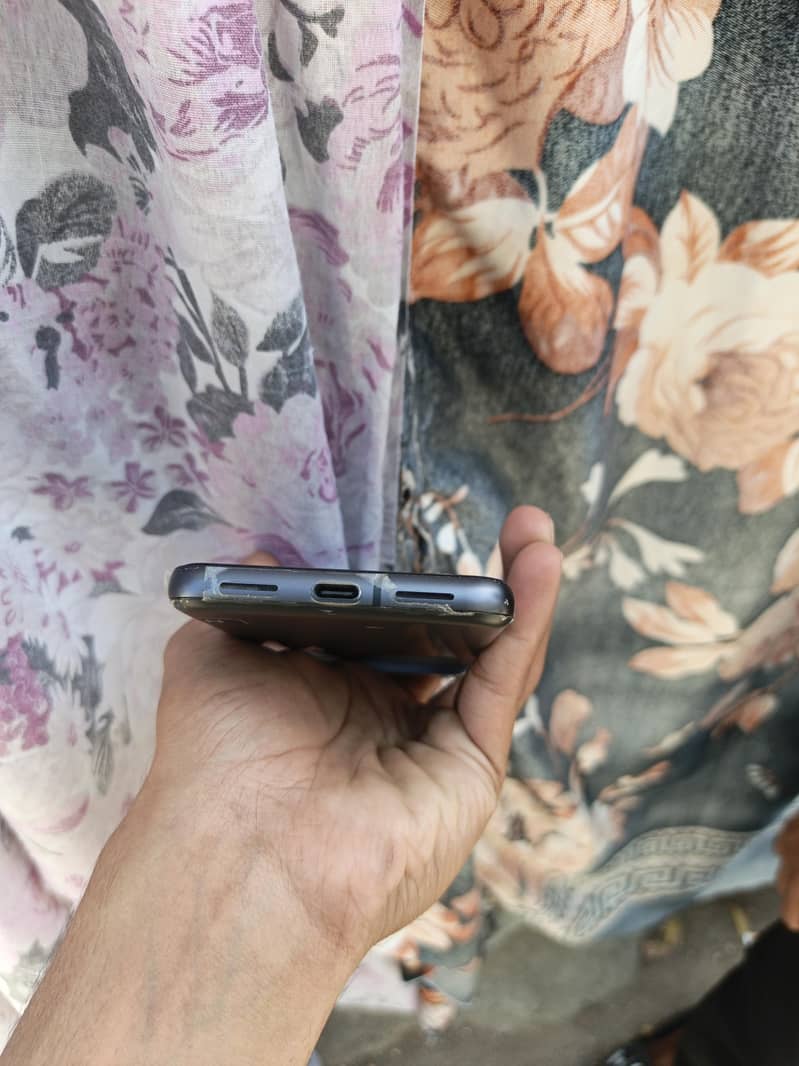 Google Pixel 8 6