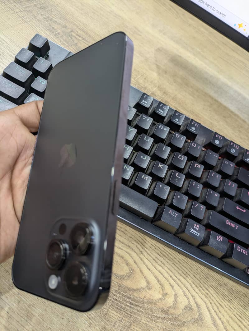 Apple iPhone 14 Pro Max 6