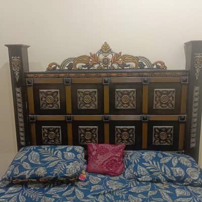 Bed king size 78*72 without mattress