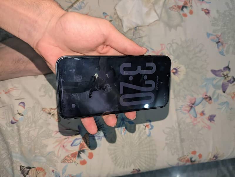 Apple iPhone 13 (with box) 10