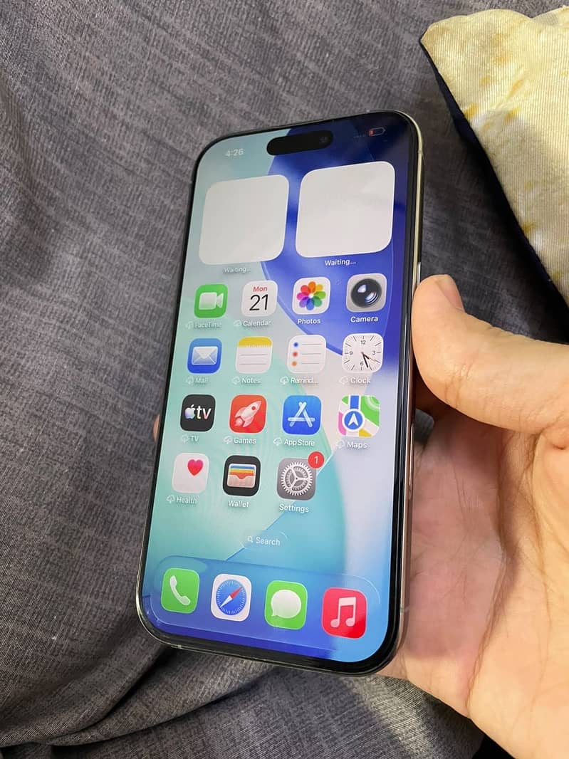 Apple iPhone 16 Pro 5