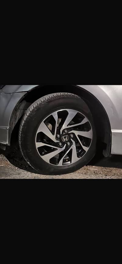 Honda Civic original Rims with tyres 10/10 condition