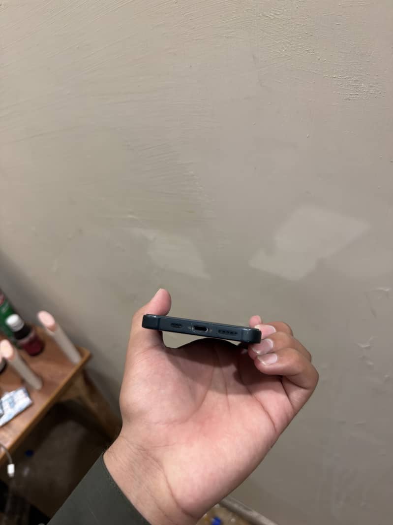 Apple iPhone 13 2