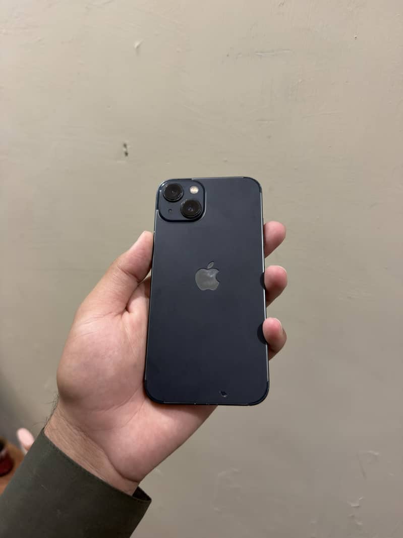 Apple iPhone 13 4