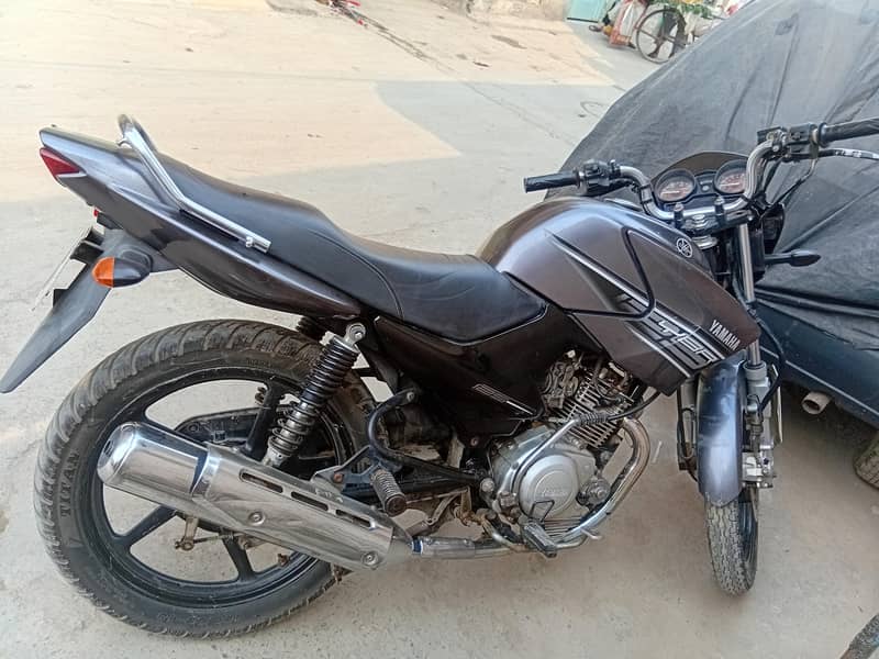 YBR 125 2