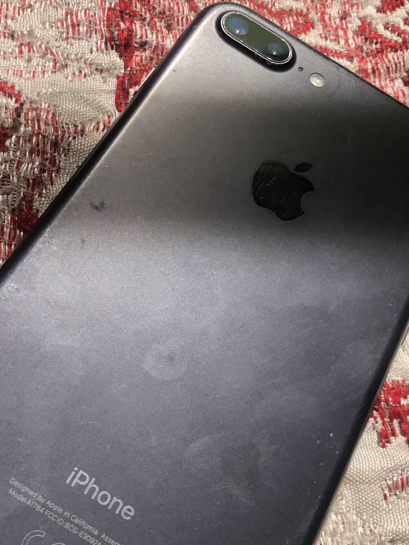 Apple iPhone 7 Plus 2