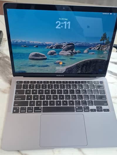 MacBook Air M1 2020 Model