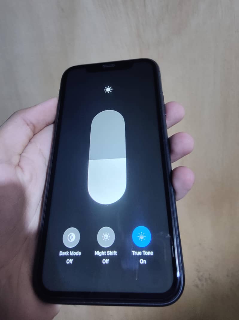 iPhone 11 4