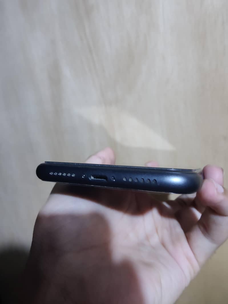 iPhone 11 5