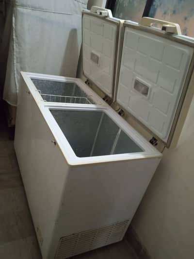 Double door freezer