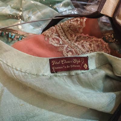 only one time used dresses condition new no wash dresses chast 19,to20