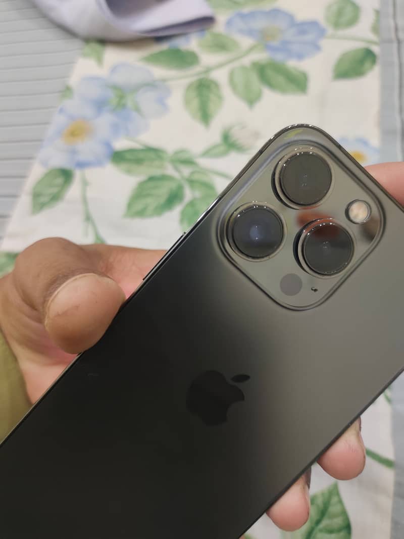 Apple iPhone 13 Pro 3