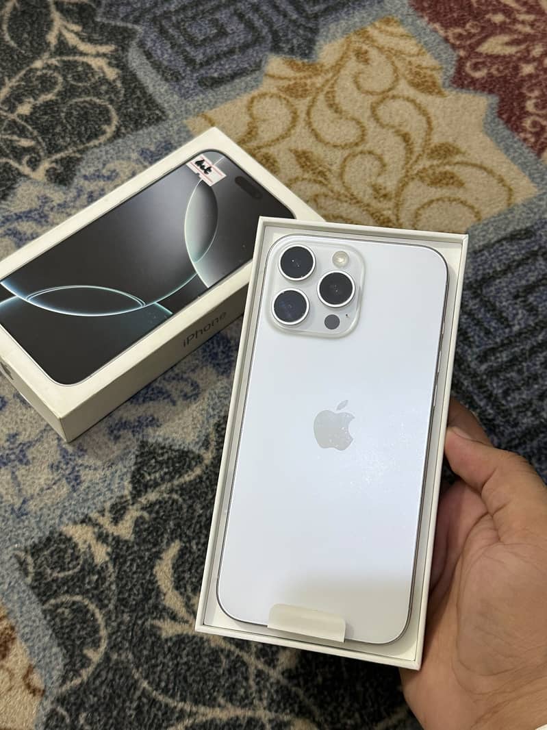 iPhone 16 Pro Max 0