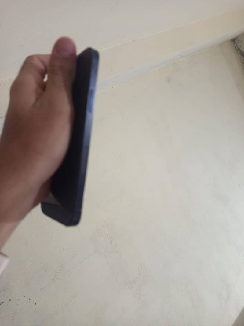 Apple iPhone 12 1