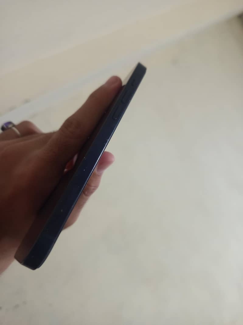 Apple iPhone 12 3