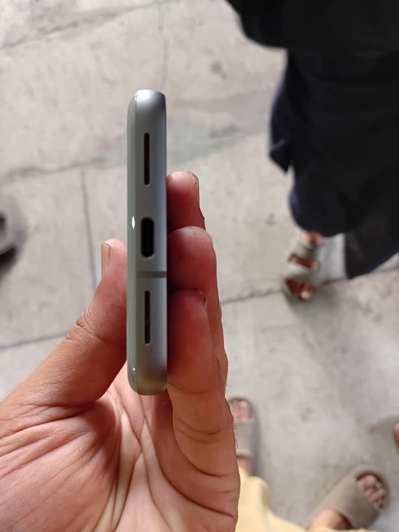 Google Pixel 8 3