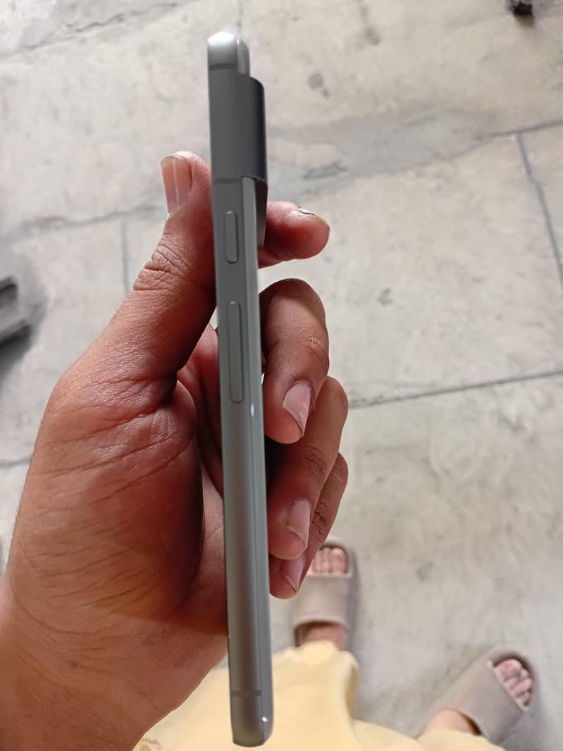 Google Pixel 8 5