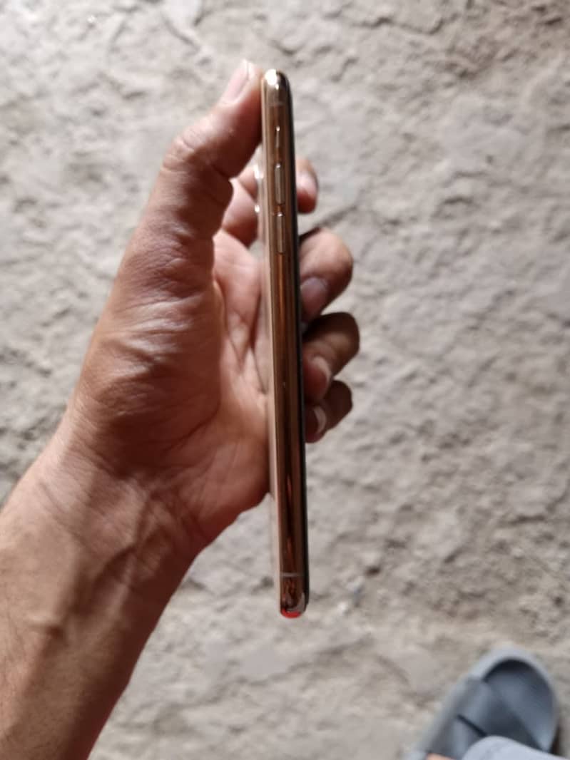 Apple iPhone 11 Pro Max 0