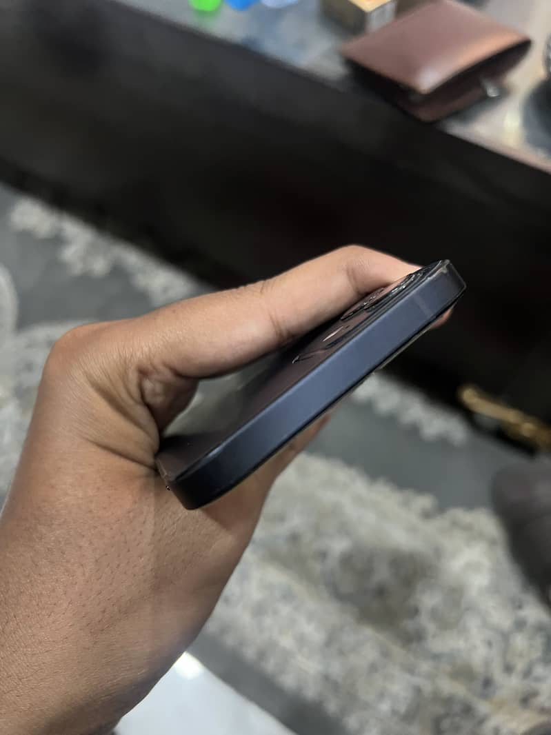 Apple iPhone 12 1