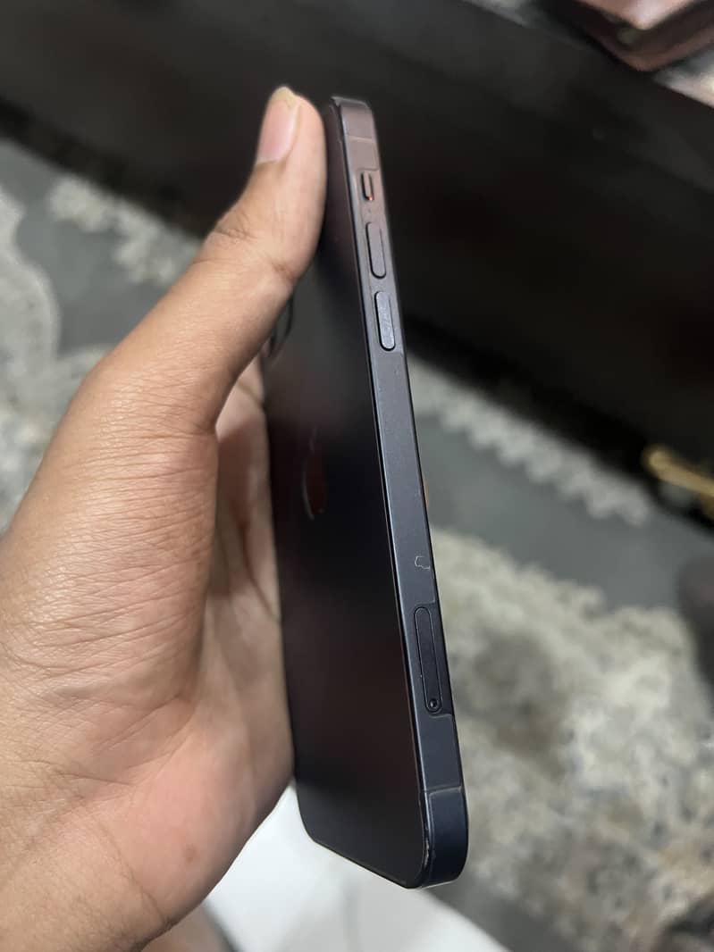 Apple iPhone 12 3