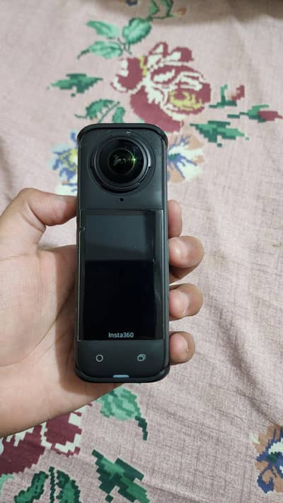 Insta 360 X4